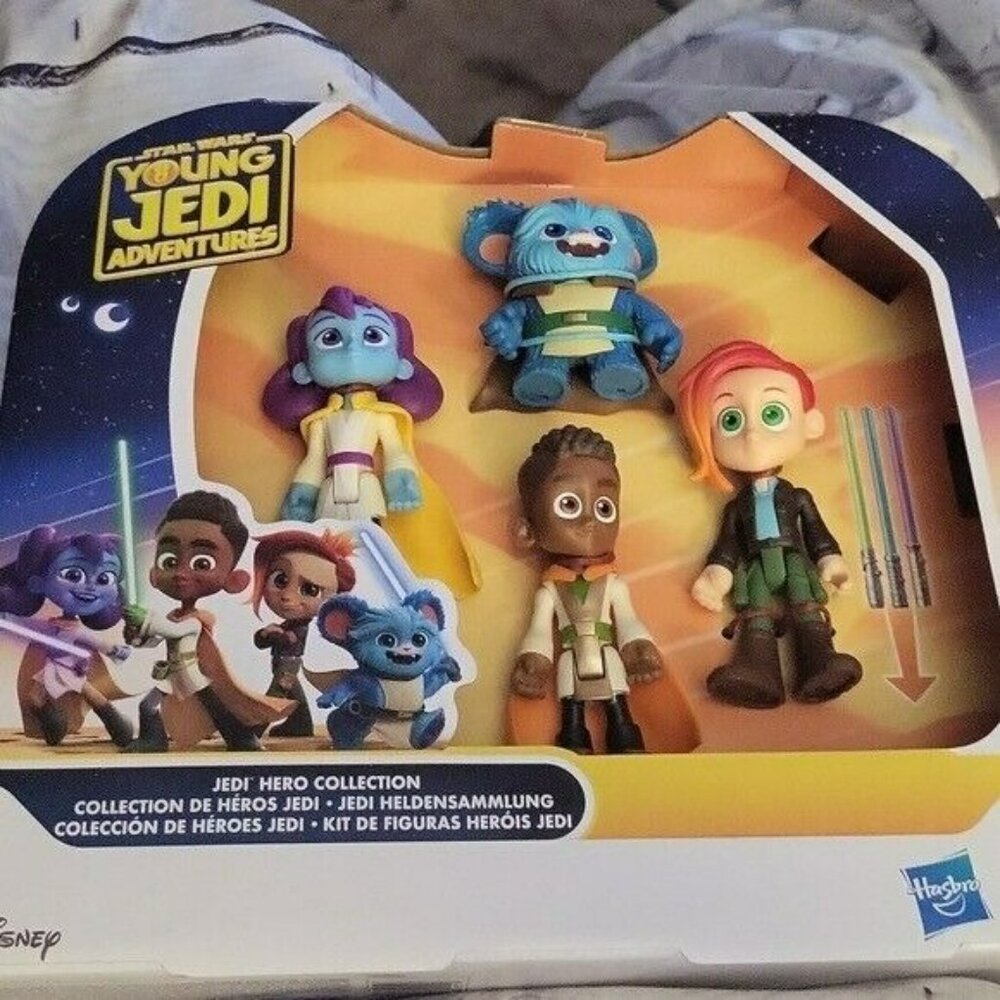 Star Wars: Young Jedi Adventures hero collection figures
